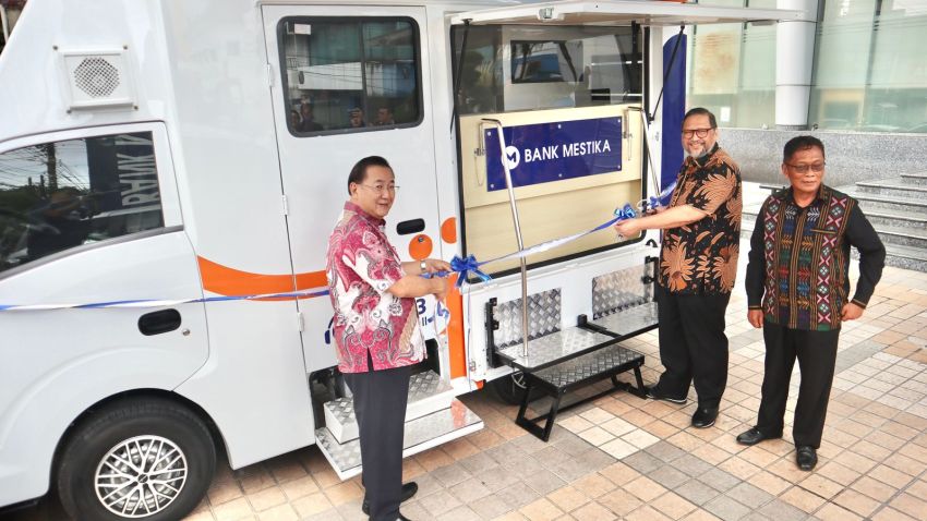 Bank Mestika Dharma Resmikan Mobil Kas Keliling