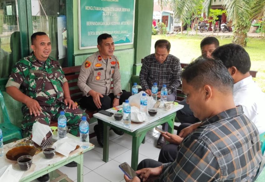 Kapolsek Bersama Unsur Forkopimcam Ucapkan Selamat HUT TNI ke Jajaran Koramil 17 Kotarih