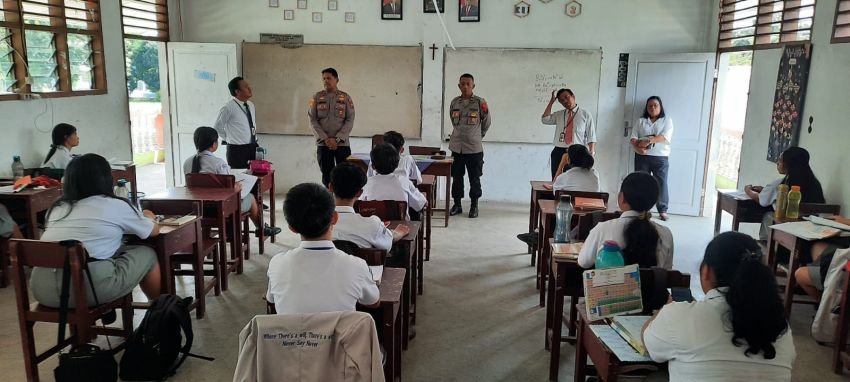 Sat Binmas Polres Pematangsiantar Berikan Penyuluhan di SMP dan SMA, Imbau Siswa Jauhi Kenakalan Remaja