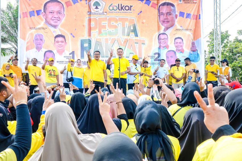 Serahkan KTA Golkar ke Asri Ludin, Ijeck: Keluarga Tambunan Utamakan Kepentingan Rakyat