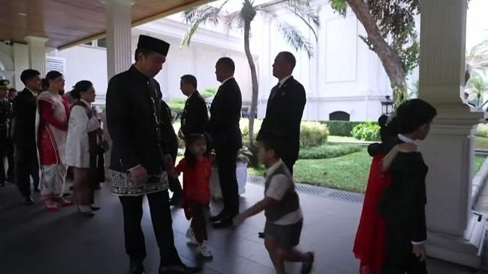 Diantar Kahiyang, Kaesang hingga Cucu, Jokowi Berangkat ke Pelantikan Prabowo
