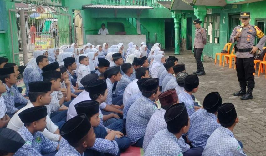 Penyuluhan di MTs Al Wasliyah 05, Polres Belawan Imbau Pelajar Tidak Terlibat Tawuran