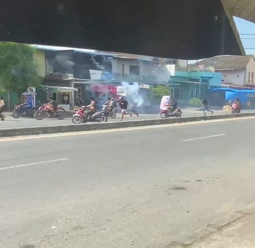 Viral di Medsos, Dua Kelompok Geng Motor Tawuran di Km 12, Seorang Remaja Tewas