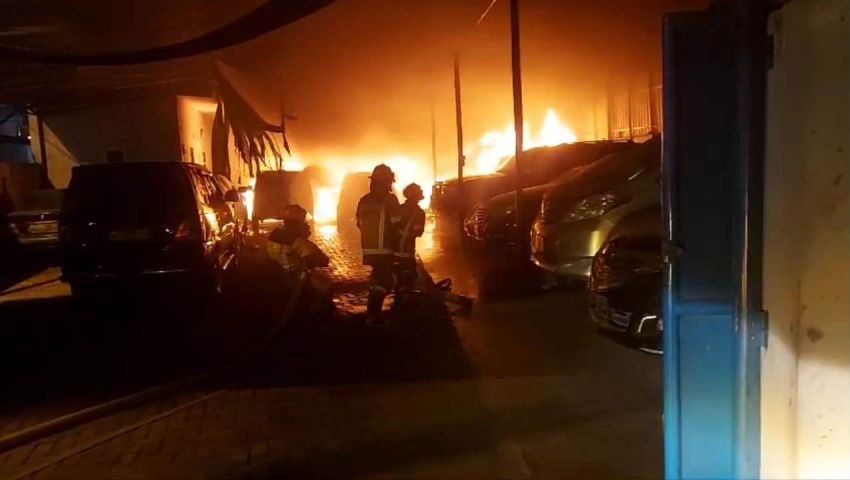 Gudang Sekaligus Bengkel di Medan Sunggal Terbakar, 5 Mobil Hangus