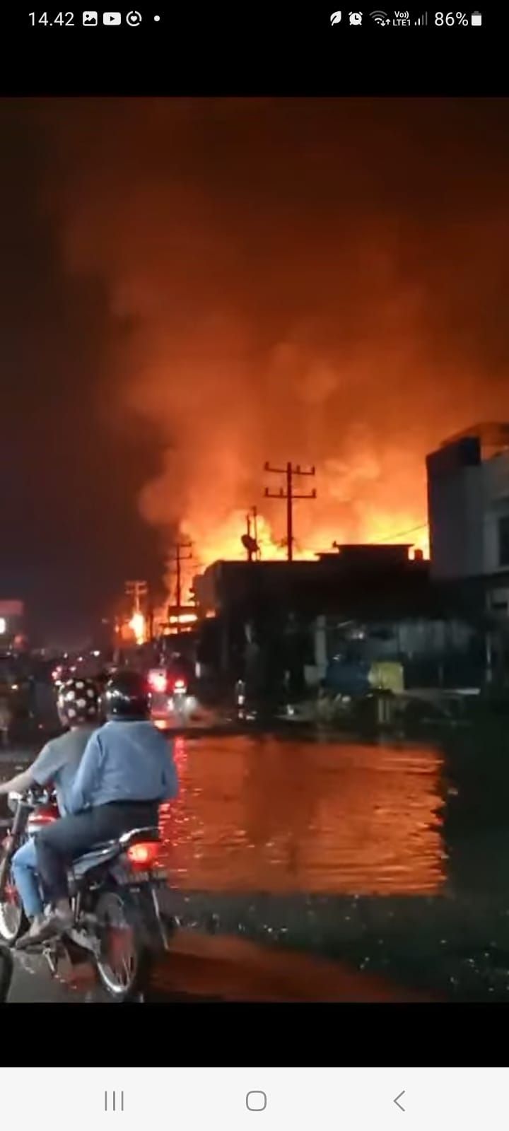 Puluhan Rumah di Percut Sei Tuan Terbakar