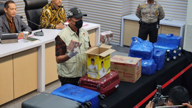 KPK Sita Rp 13 M dari Kasus Suap Gubernur Kalsel