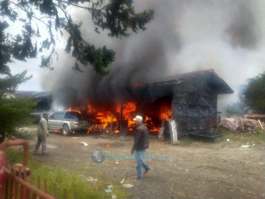 Bengkel Mobil di Bandar Hinalang Terbakar