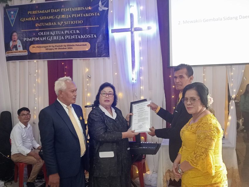 Pdt Joel Nababan M.Th Ditahbiskan Jadi Gembala Sidang Gereja Pentakosta Patumbak Kampung Sitiotio