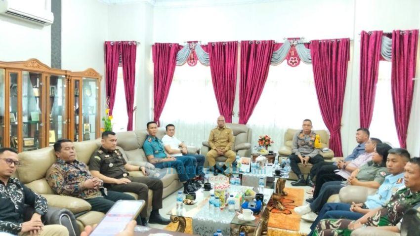 Sugeng Minta KPU Mitigasi Risiko Kerawanan Debat Kedua Paslon Bupati Tapteng