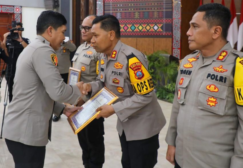 Aktif Tingkatkan Layanan Publik, Kapolres Tebingtinggi Terima Penghargaan dari Kapolda Sumut