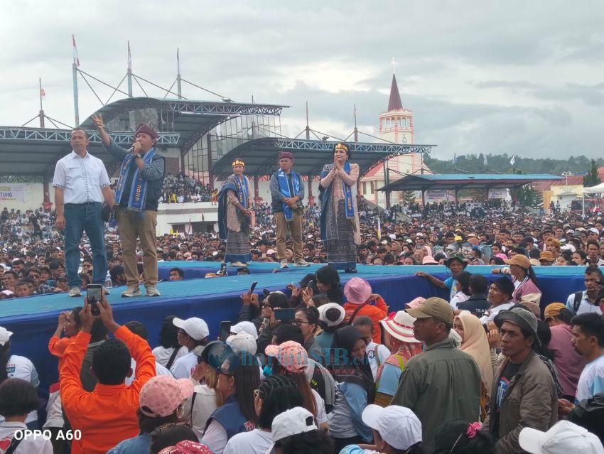 Puluhan Ribu Pendukung Hadiri Kampanye Akbar JTP - Dens di Taput