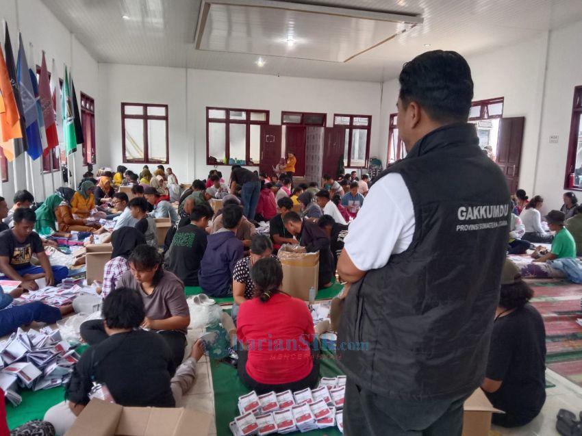 Bawaslu Simalungun Awasi Proses Lipat Surat Suara Pilkada 2024