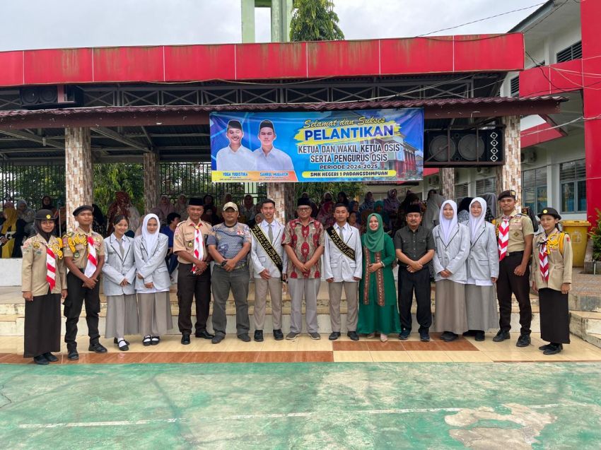 Pengurus OSIS SMK Negeri 1 Padangsidimpuan Periode 2024- 2025 Dilantik