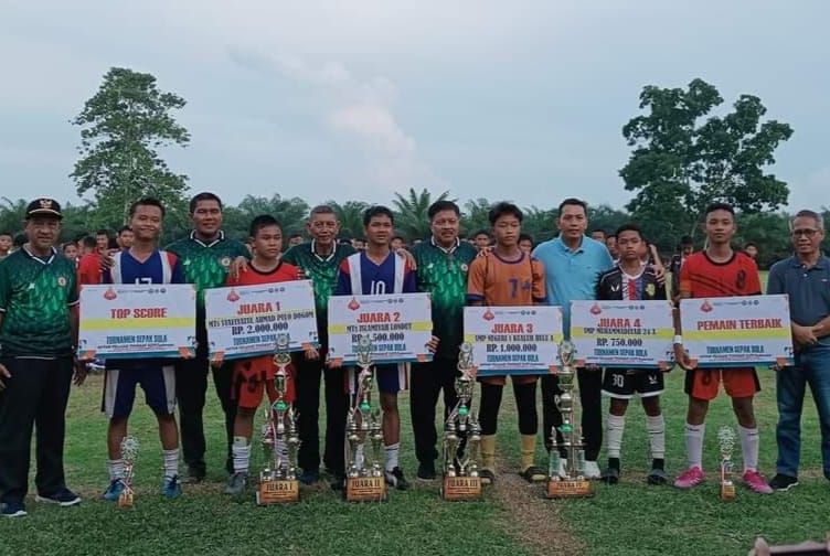 MTs Syafiatul Ahmad Pulodogom Juara Turnamen Sepak Bola Milad ke-112 Muhammadiyah