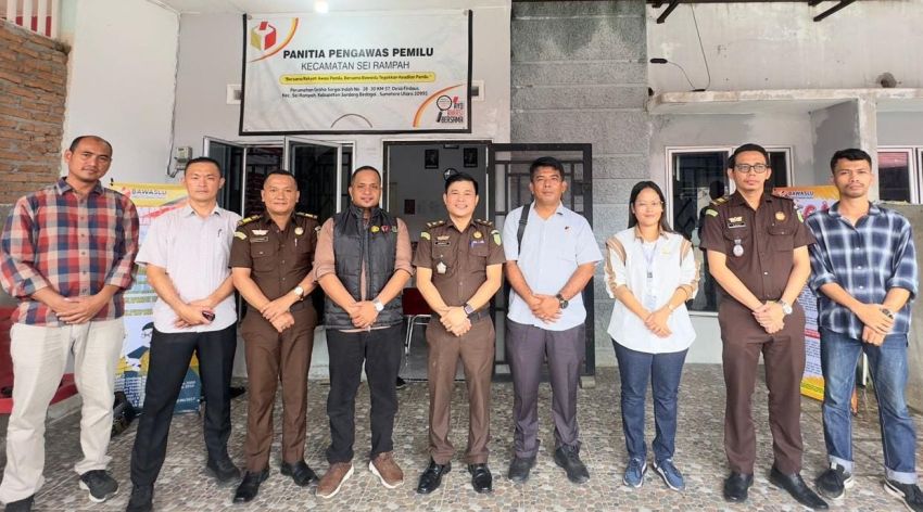 Personil Sentra Gakkumdu Monitoring ke Sekretariat Panwaslu Kecamatan se-Sergai