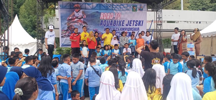 Disbudparekraf Simalungun Gelar Road Aquabike Jetsky di RTP Pantai Bebas Parapat