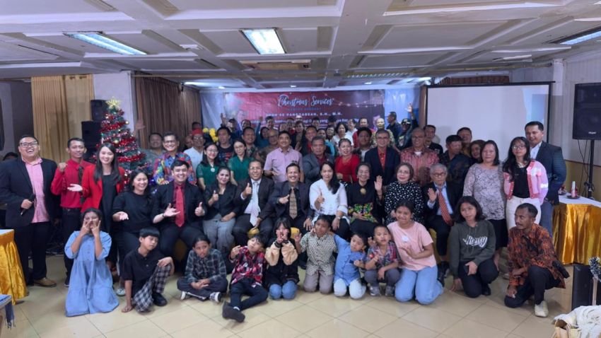 Kantor Advokat Jhon SE Panggabean Rayakan Natal Bersama Anak-anak Jalanan, Momen Penuh Damai dan Haru