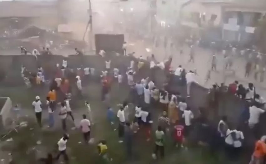 Kerusuhan Antar Suporter di Guinea Tewaskan 100 Orang