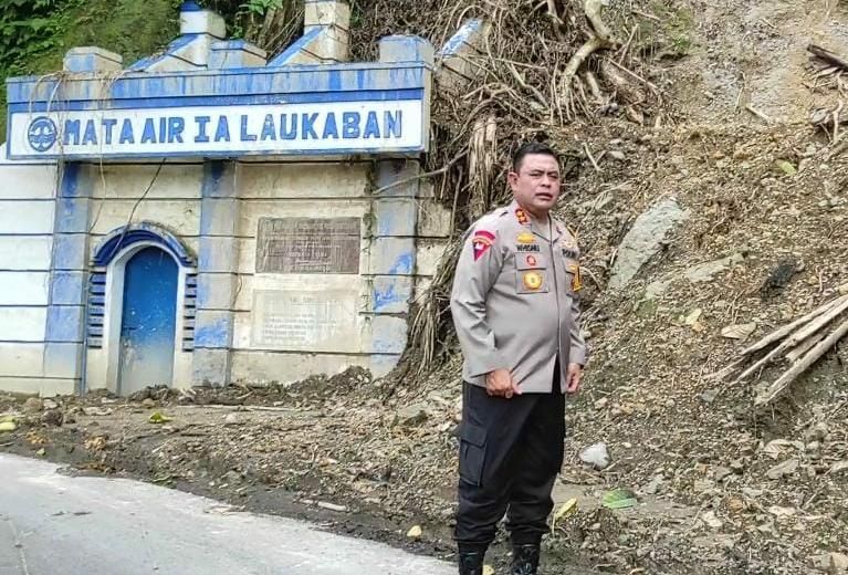 Tinjau Lokasi Bekas Longsor Jalur Medan-Berastagi, Kapolda Sumut Pastikan Situasi Lalu Lintas H-1 Lancar