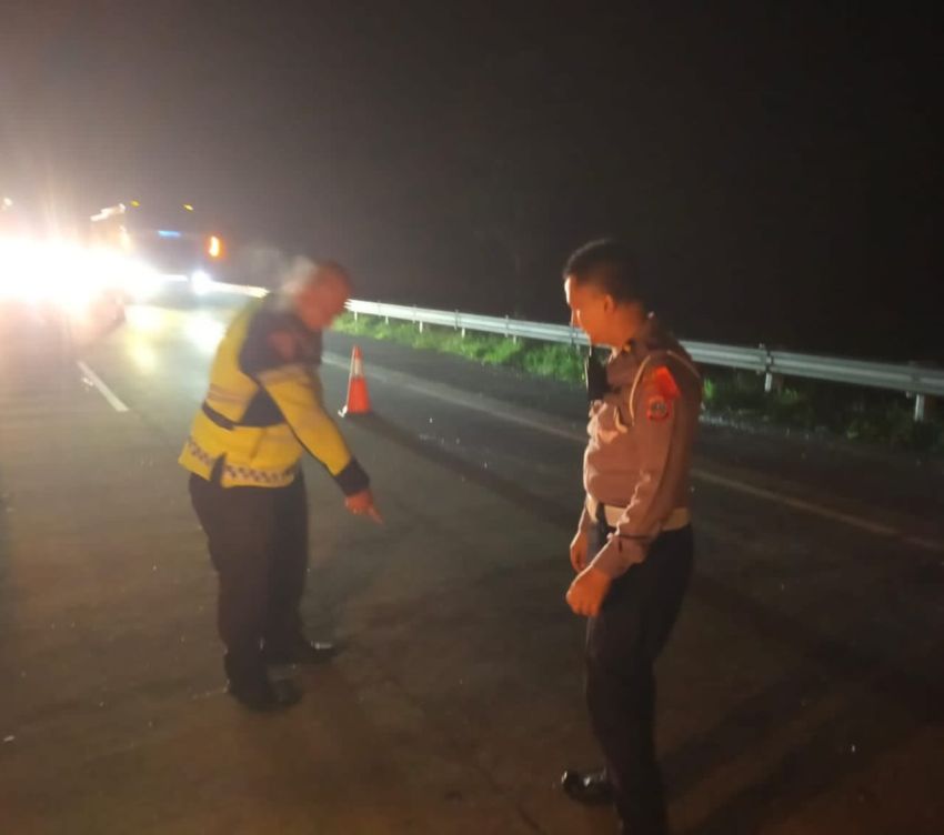 Truk Tronton Kontra Minibus di Tol Perbaungan, 2 Luka-luka