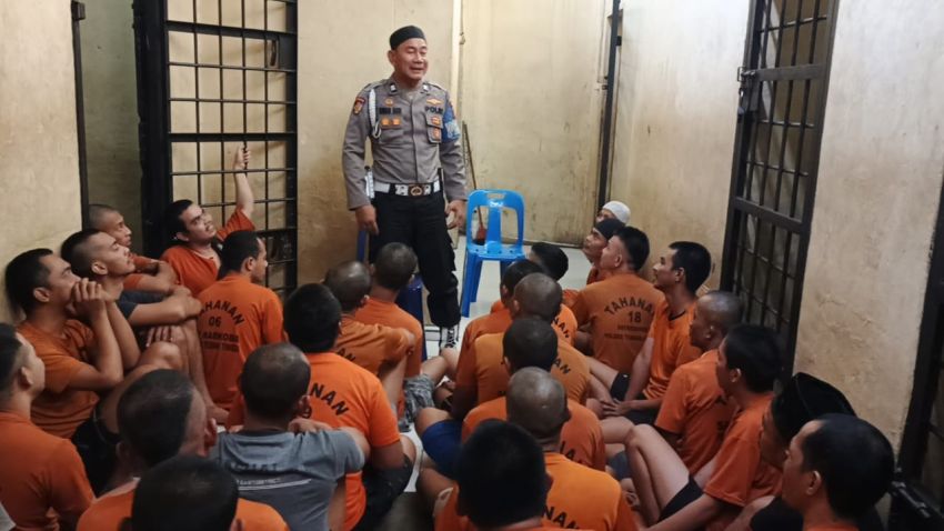 Polres Tebingtinggi Beri Ceramah Agama kepada Para Tahanan