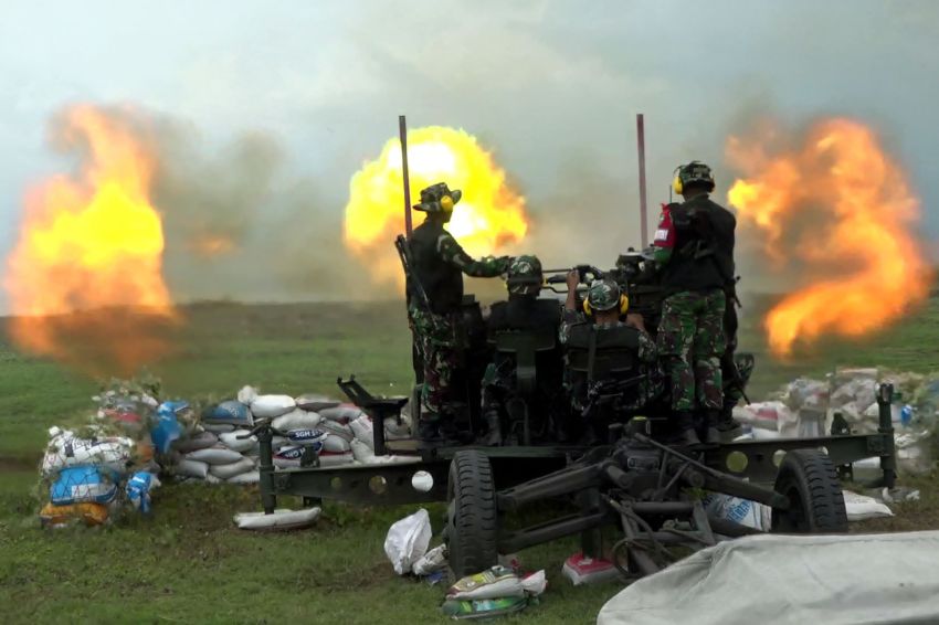 TNI AD Latihan Perang Senjata Berat Pemusnah Pesawat di Aceh Utara