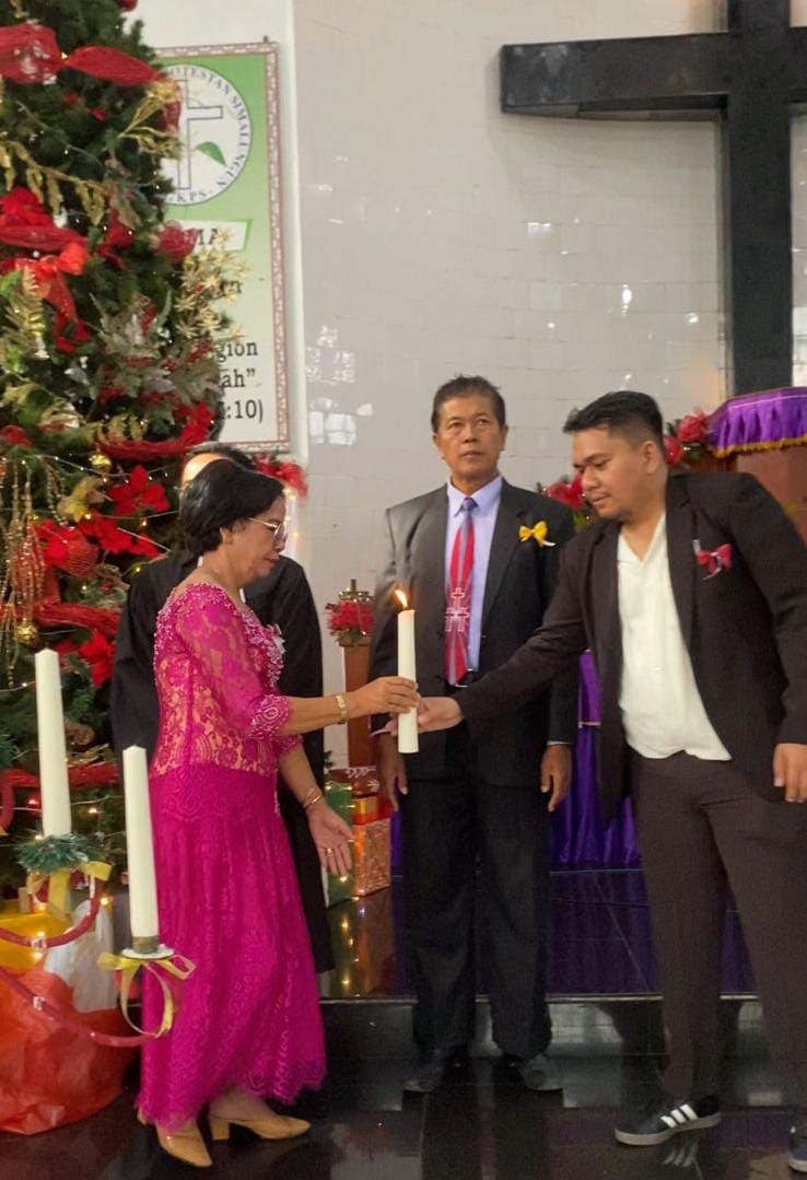 Perayaan Natal, Siswa dan Guru SMAN 4 Pematangsiantar Diajak Lakukan Tindakan Kecil Penuh Kasih