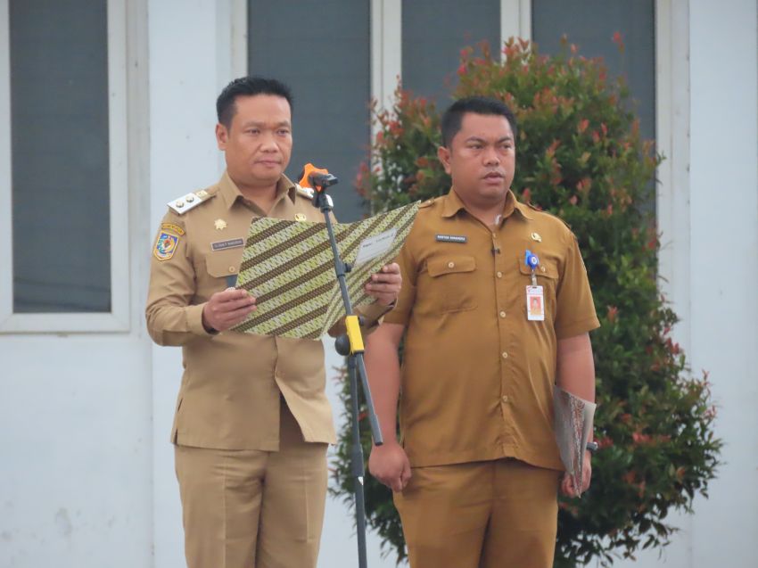 Wabup Humbahas Pimpin Apel Pagi ASN di Awal Tahun 2025