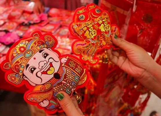 Pernak-pernik &ldquo;Ts'ai Shen&rdquo; dan 40 Jenis Lampion Elektrik Jelang Imlek