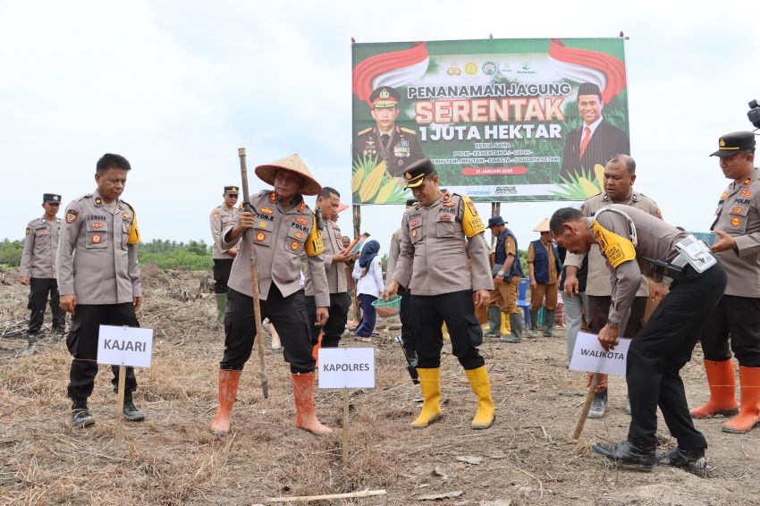 Dukung Program Ketahanan Pangan, Polres Tanjungbalai Laksanakan Penanaman Jagung Serentak 1 Juta Hektar