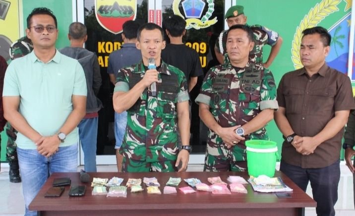 Tim Intel Korem 022/PT dan Kodim 0209/LB Tangkap 3 Pria dari KTV di Rantauprapat