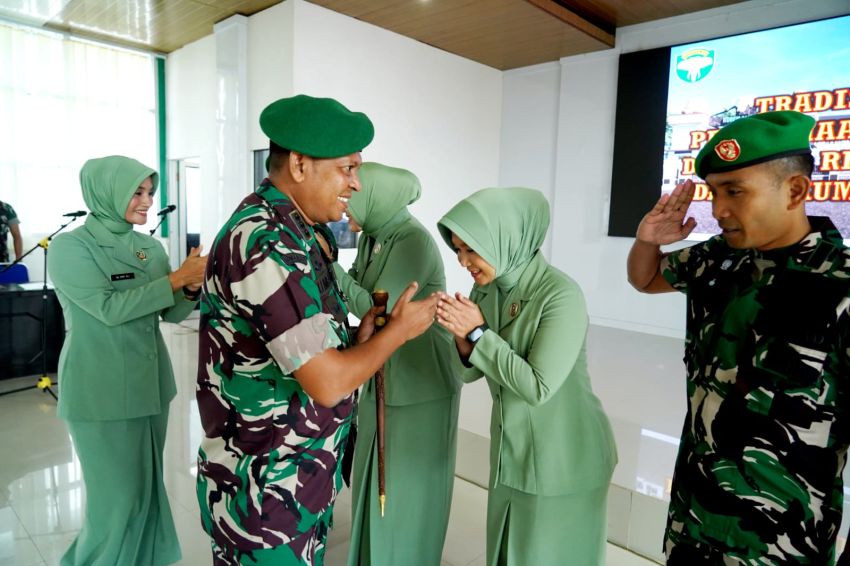 Danrem 011/LW Pimpin Tradisi Penerimaan Warga Baru