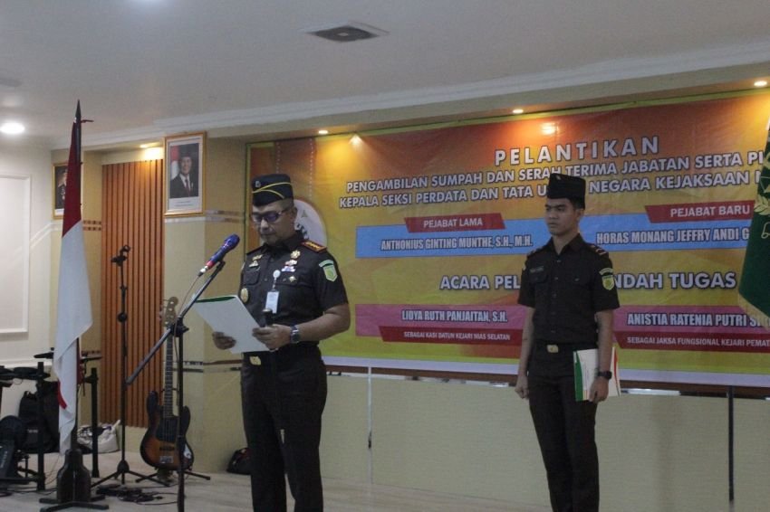 Kajari Binjai Lantik Kasi Datun Baru dan Lepas Dua Jaksa Fungsional