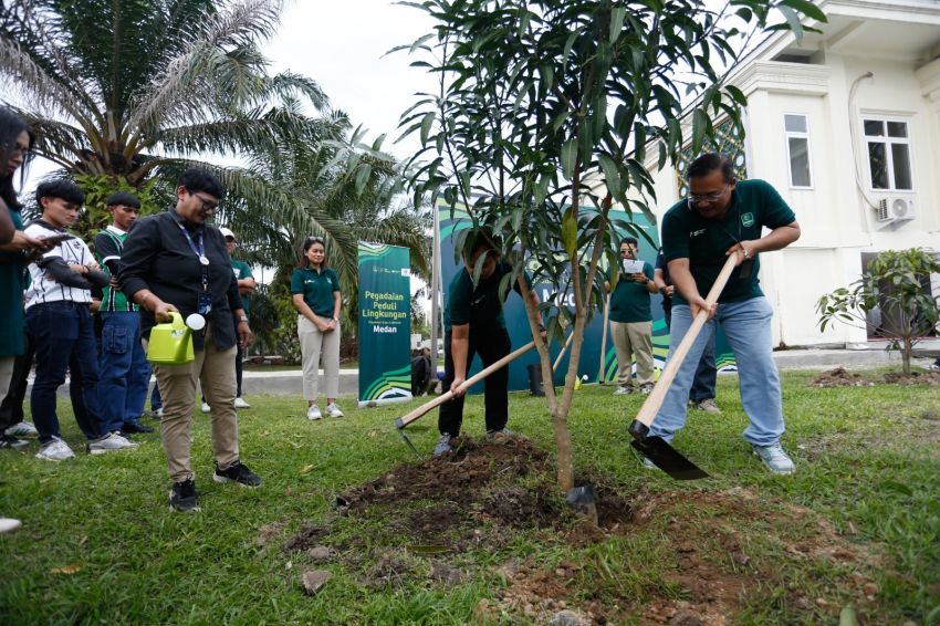 Pegadaian Ajak Suporter PSMS Peduli Lingkungan Biar Naik Kelas
