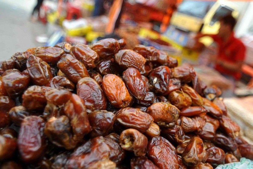 Cukup 3 Butir! Ini 7 Manfaat Rutin Mengonsumsi Kurma