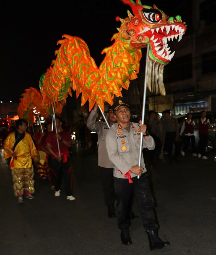 Kapolres Pematangsiantar Bersama Forkopimda Hadiri Pawai Naga dan Barongsai Cap Go Meh 2025
