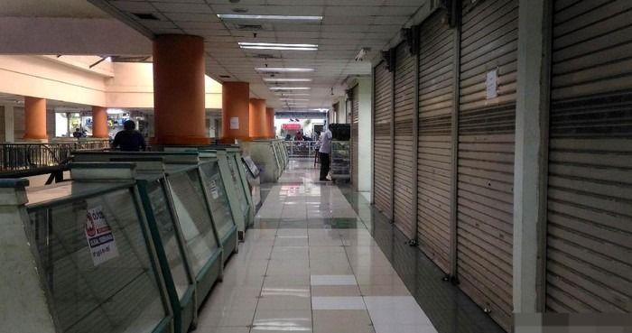 Ritel Raksasa Ambruk: Banyak Toko Ditutup, Karyawan Kehilangan Pekerjaan