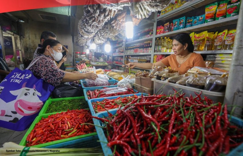 Belanja Masyarakat Melambat Jelang Pertengahan Ramadan, Harga Cabai dan Daging Ayam Anjlok
