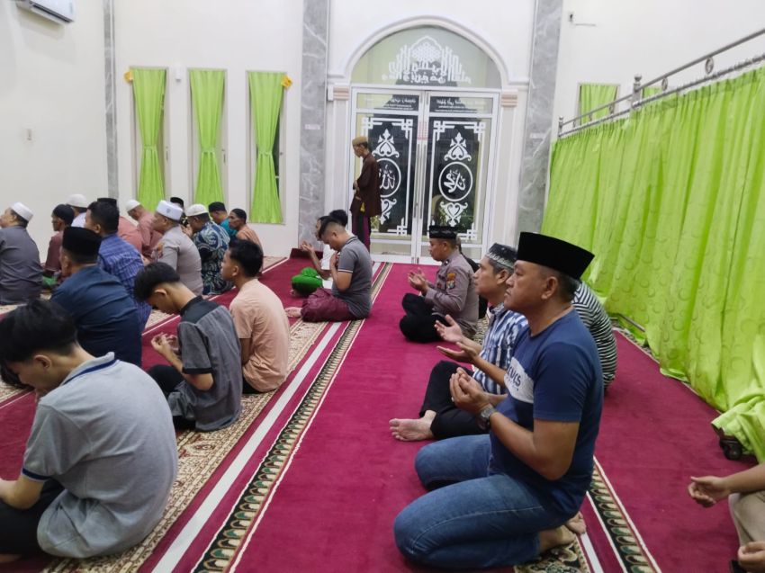 Polres Tanjungbalai Gelar Tarawih dan Tadarusan