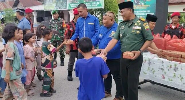 Jelang Buka Puasa, DPK KNPI Bandarkhalipah Bagikan Ratusan Paket Takjil ke Masyarakat
