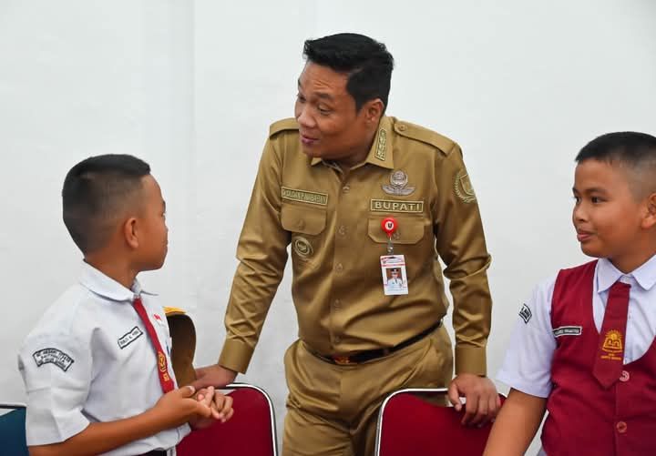 Bupati Humbahas Berangkatkan Siswa Asal Humbahas Mengikuti GIP di Jakarta