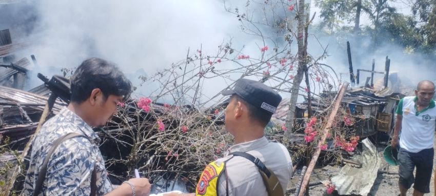 Diduga Korsleting, 2 Rumah di Perbaungan Hangus Terbakar
