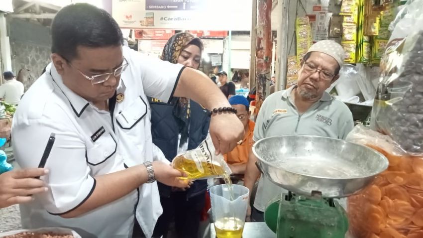 Disperindag ESDM Sumut bersama Tim Satgas Pangan Sidak Minyakita