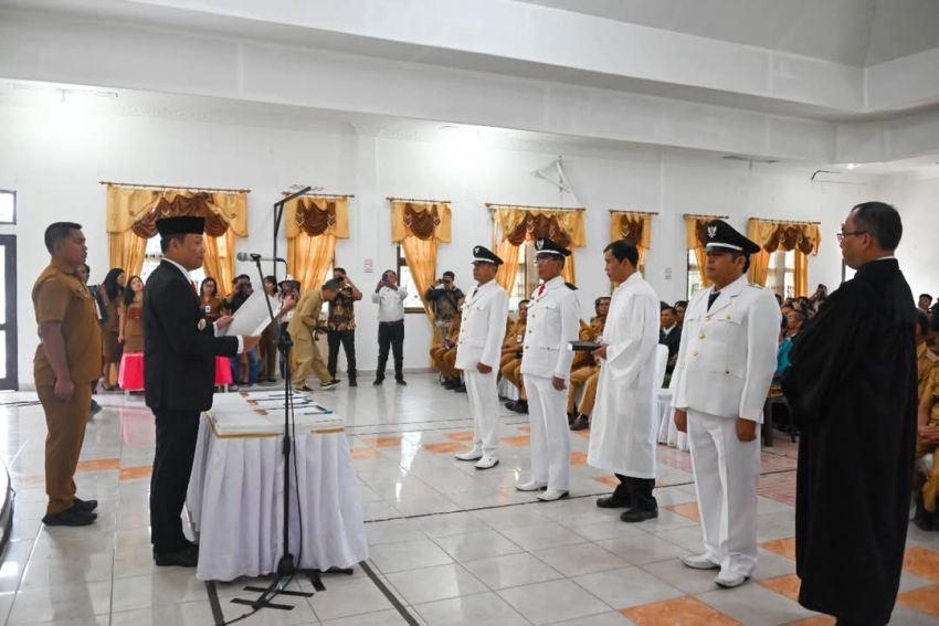 Bupati Humbahas Oloan P Nababan Lantik Tiga Kepala Desa