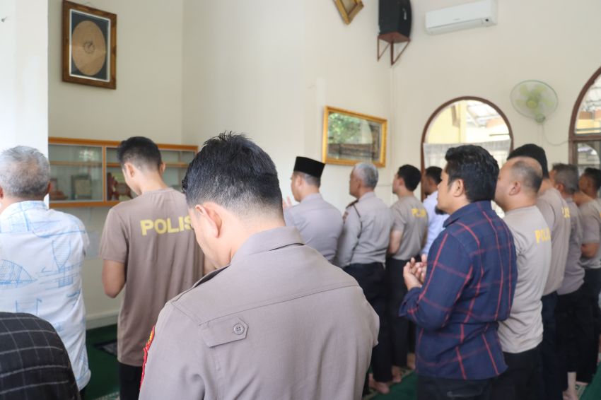 Polres Tanjungbalai Gelar Sholat Ghaib Doakan 3 Personel Yang Gugur di Lampung