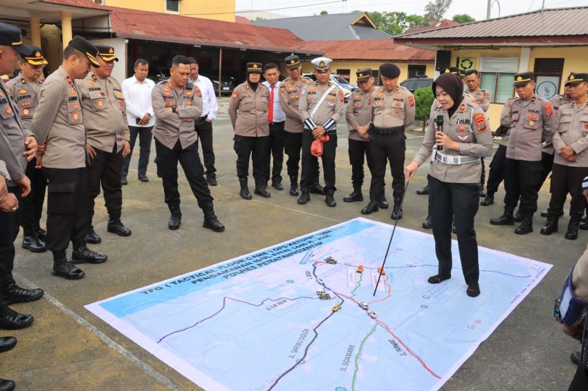 Kapolres Pematangsiantar Pimpin TFG Pengamanan Hari Raya Idul Fitri 1446 H