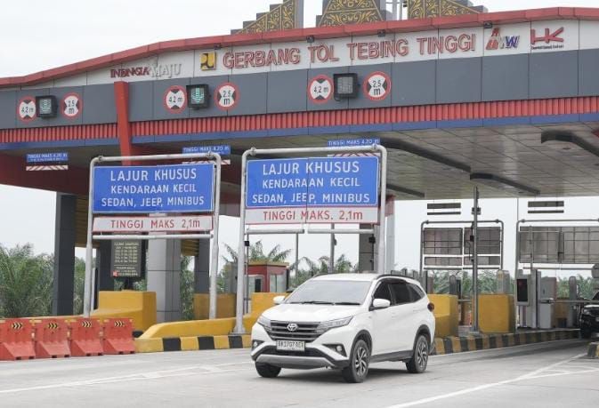 Jelang Idul Fitri, Ribuan Kendaraan Lintasi Tol Tebingtinggi
