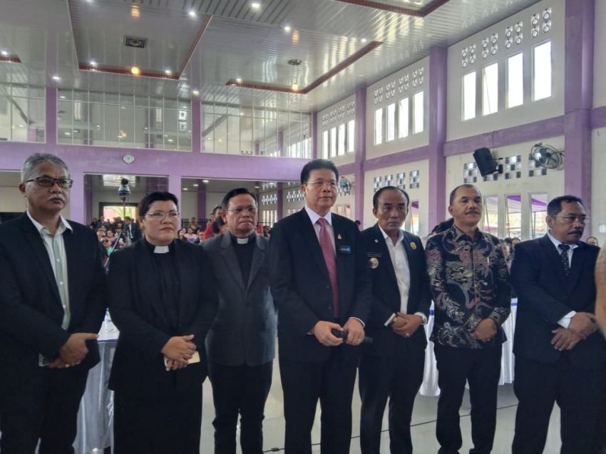 Pemkab Samosir Bersama Ephorus HKBP Doa Bersama Merawat Alam Kawasan Danau Toba