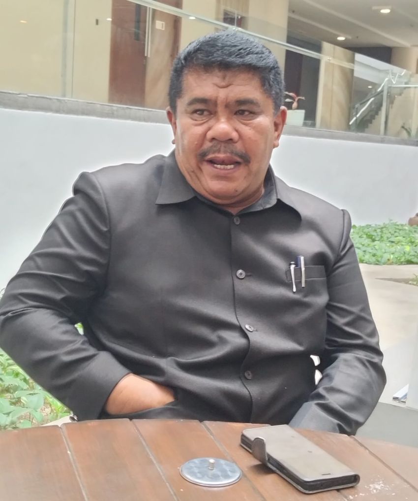 Manaek Hutasoit: Guru dan Siswa/Siswi SMA Negeri 2 dan 3 Lintong Nihuta  Resah Akibat Halaman Sekolah Berlumpur