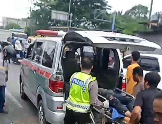 Tabrakan dengan Bus Pariwisata, Pemotor Tewas di Jalinsum Tanjungmorawa